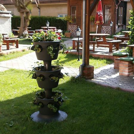 Hotel U Cisare Melnik Exterior photo