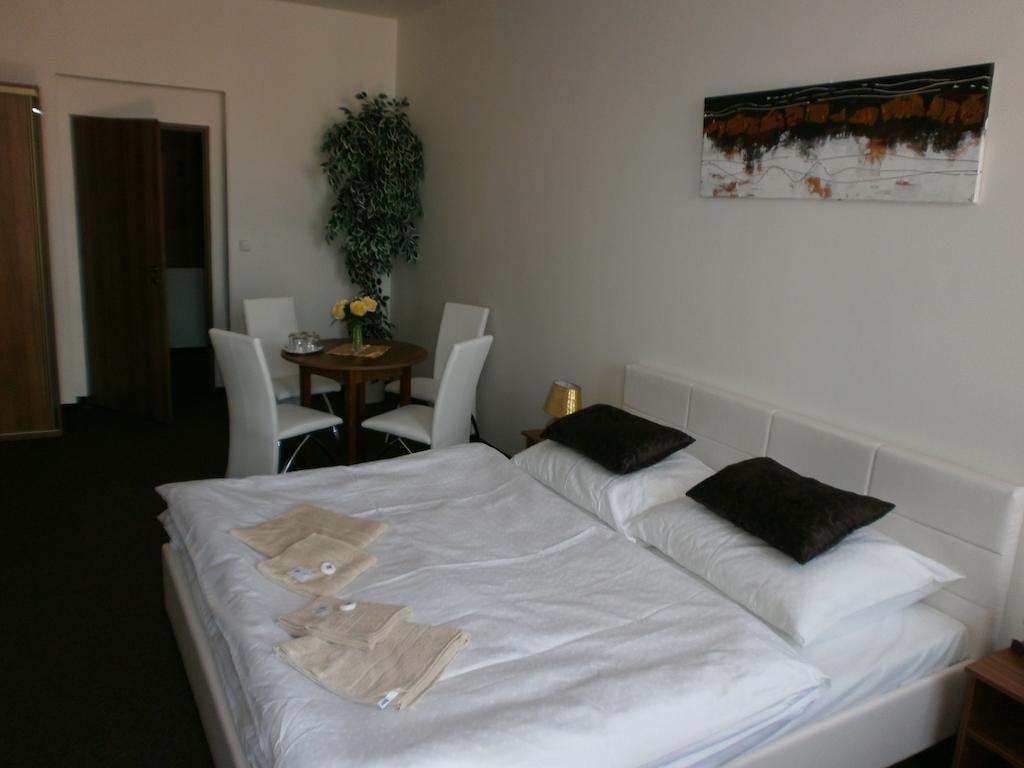 Hotel U Cisare Melnik Exterior photo