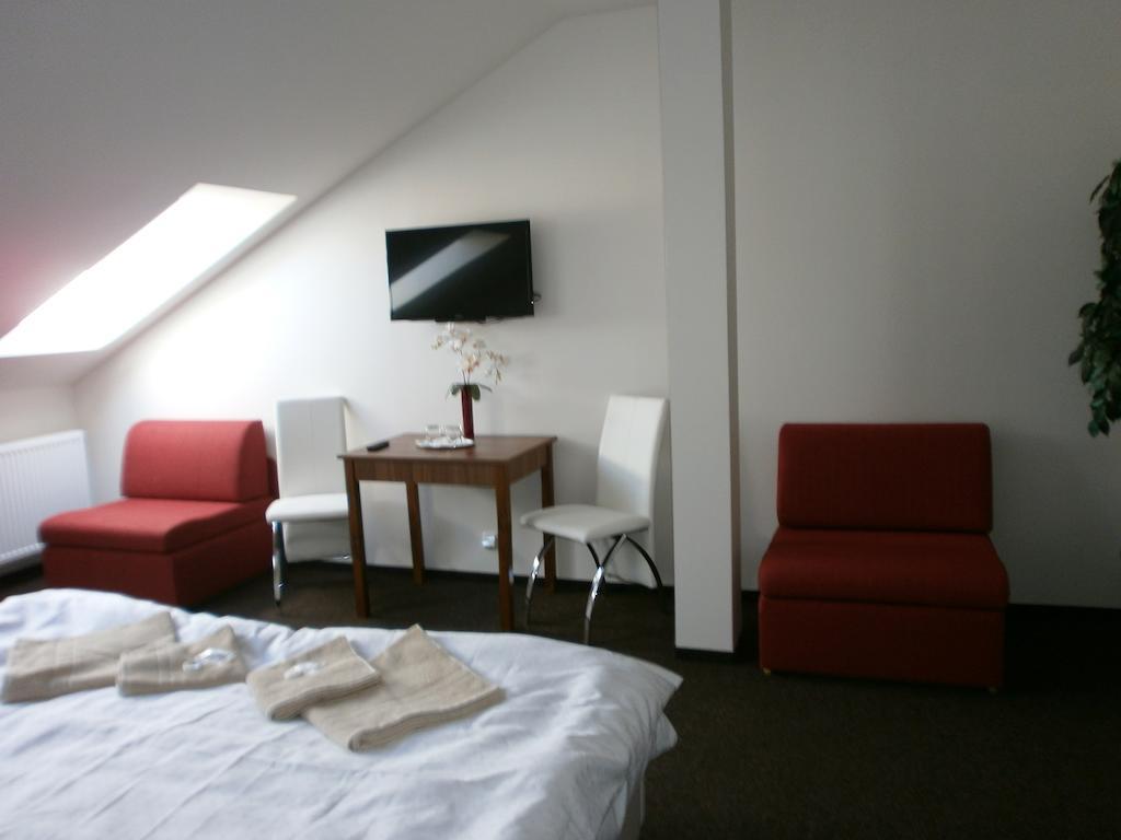 Hotel U Cisare Melnik Exterior photo